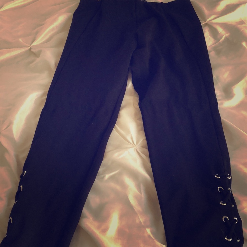 Black skinny pants